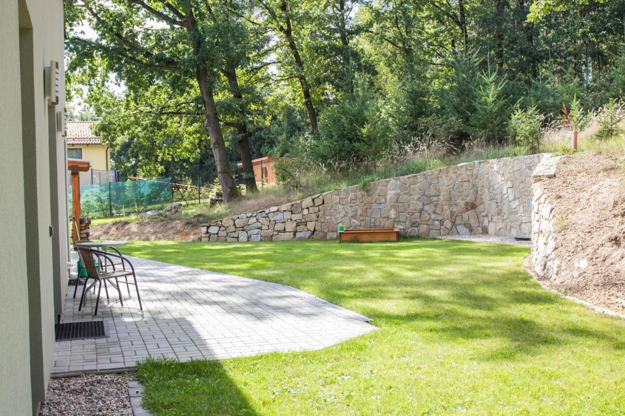 Apartmany Pod Lesem II Rodvinov Luaran gambar